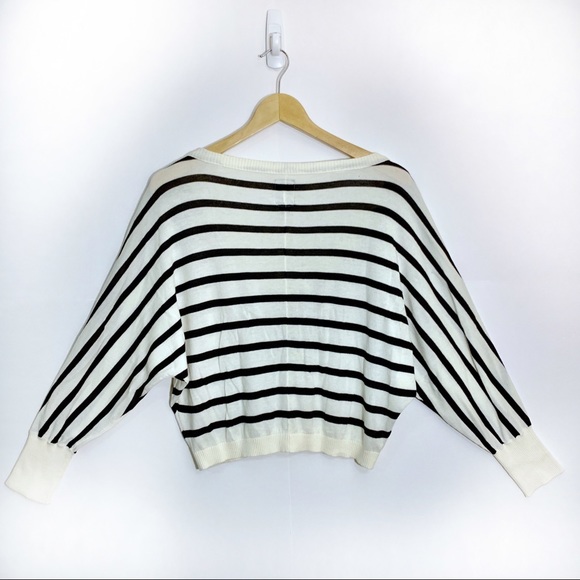 💥 Guess Black & White Striped Crop Sweater - Picture 2 of 3
